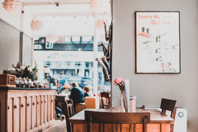 Dla ponad połowy Polaków kawiarnia to najlepsze miejsce na pierwszą randkę